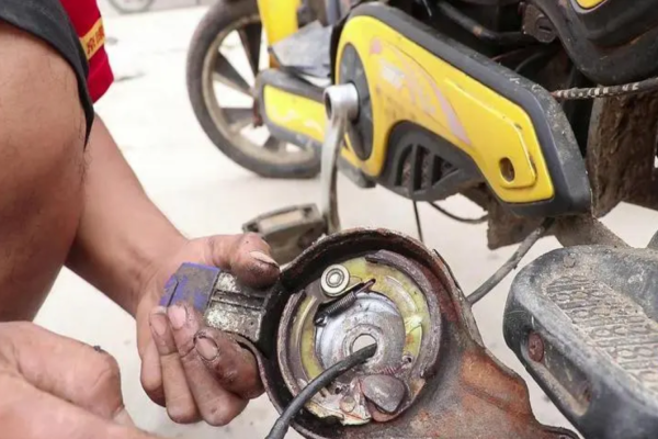 山东电动车刹车故障